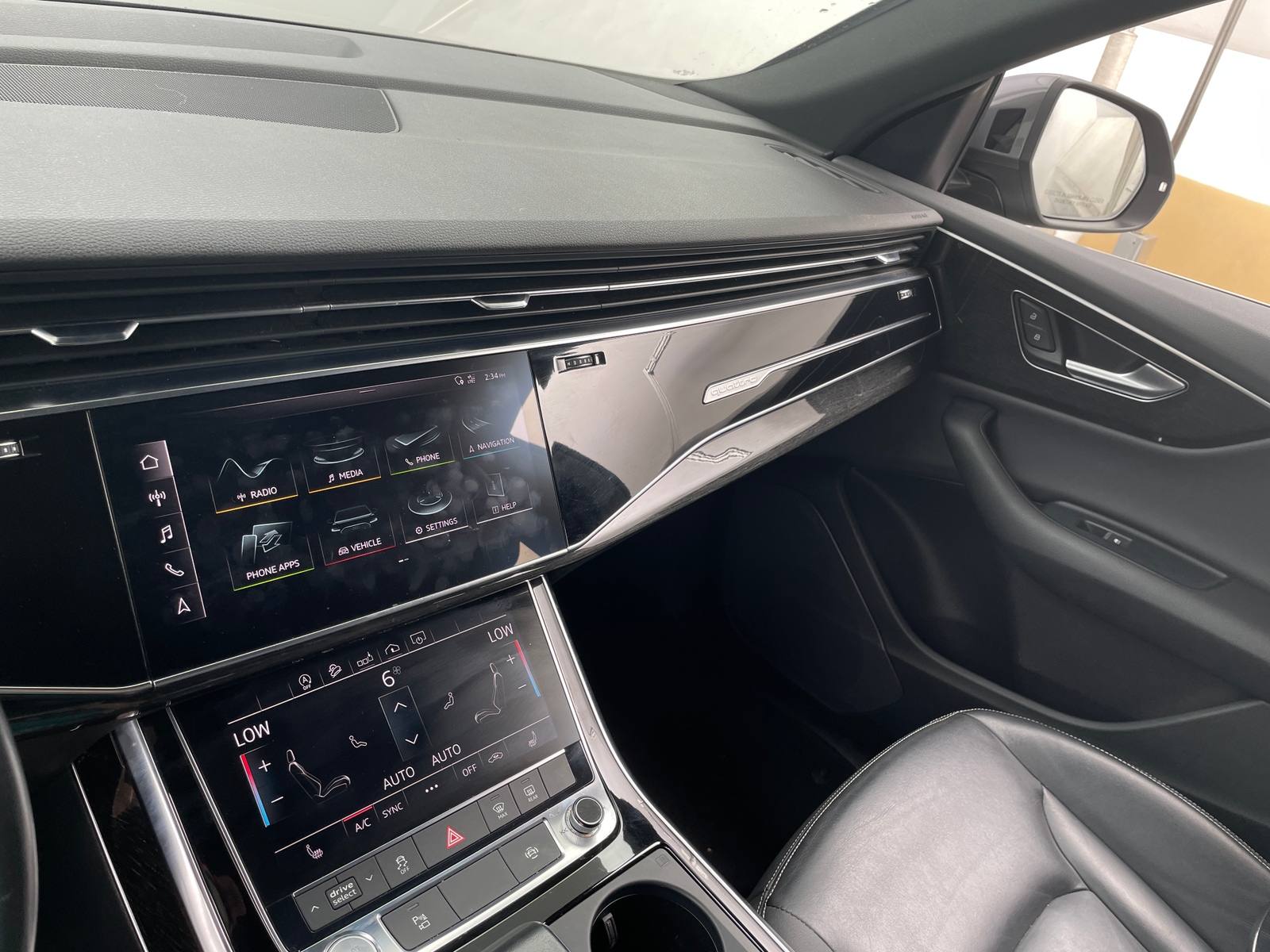 Thumbnail: 2019 Audi Q8 - 3