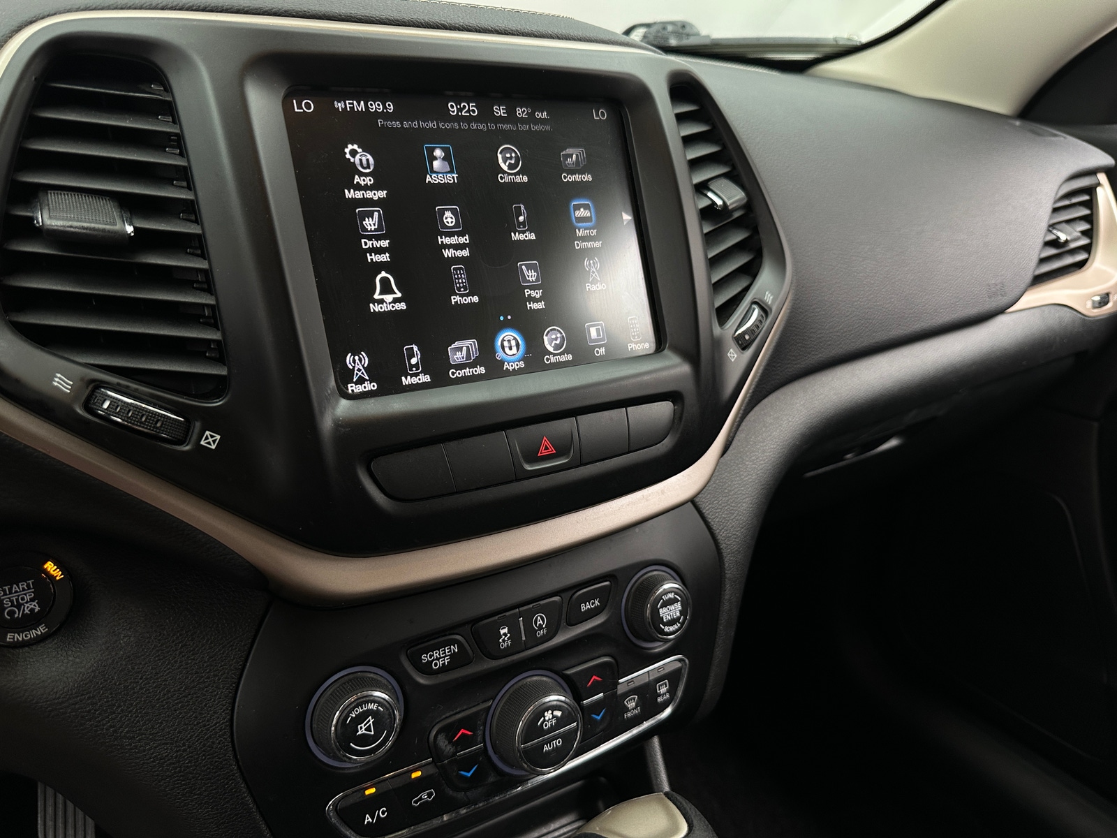 Thumbnail: 2015 Jeep Cherokee - 3