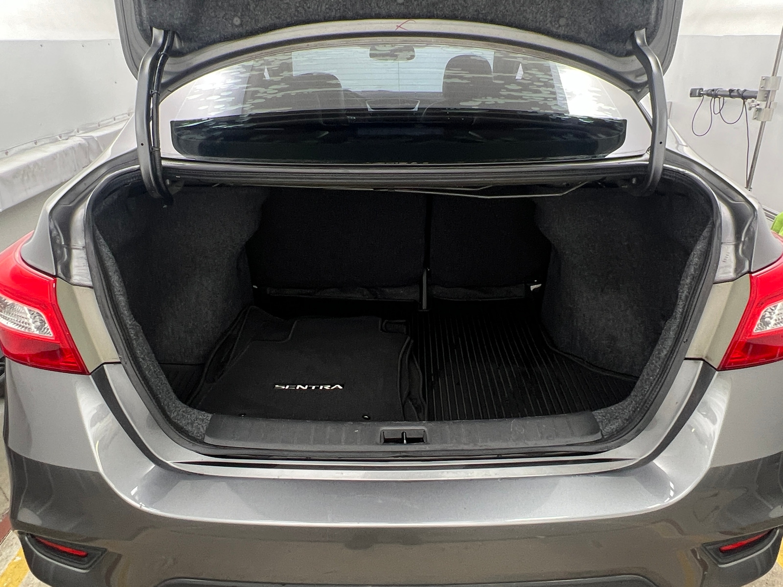 Thumbnail: 2019 Nissan Sentra - 6