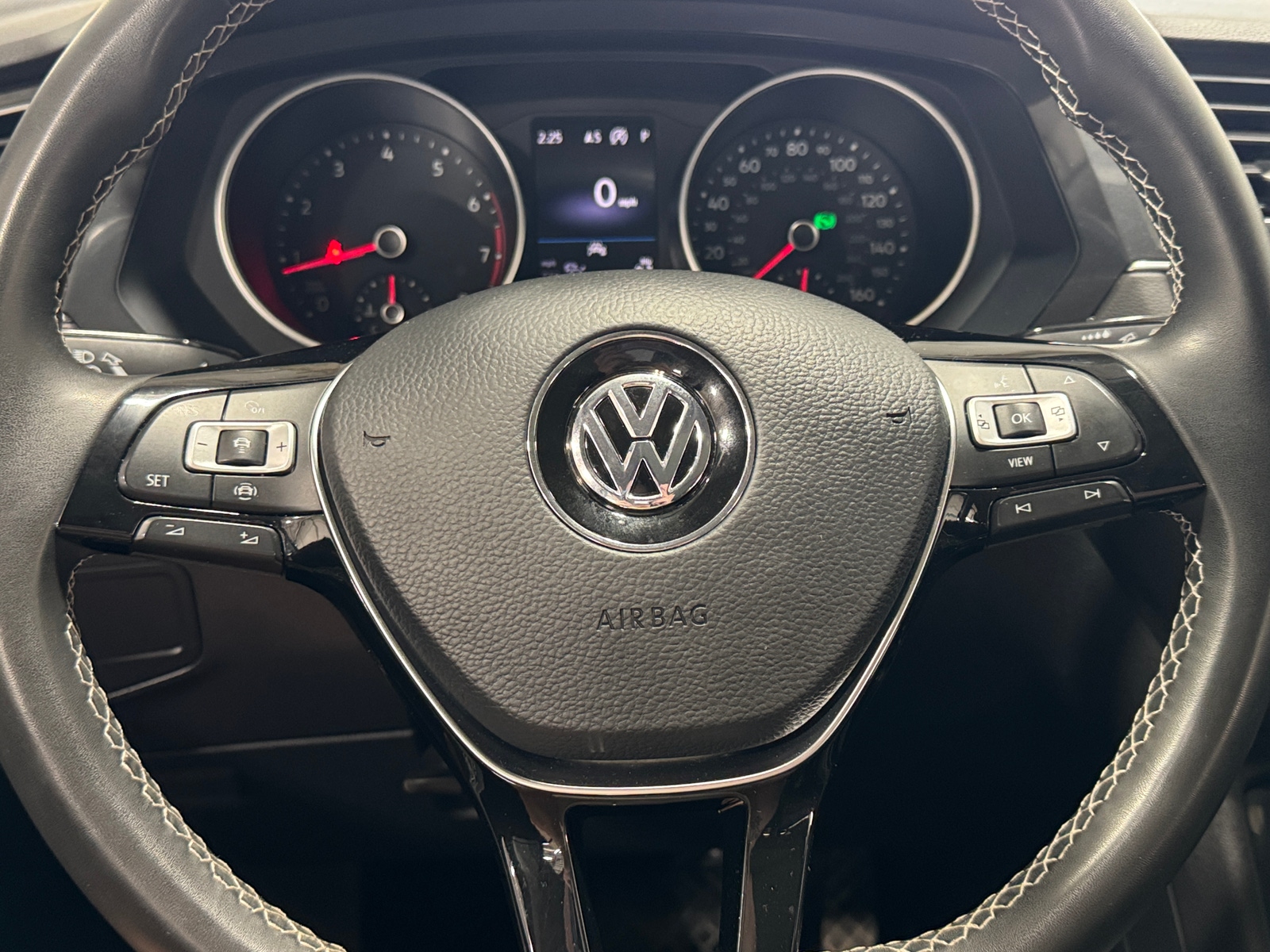 Thumbnail: 2021 Volkswagen Tiguan - 4