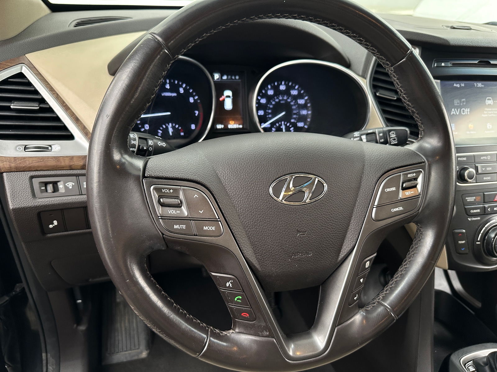 Thumbnail: 2017 Hyundai Santa Fe - 4