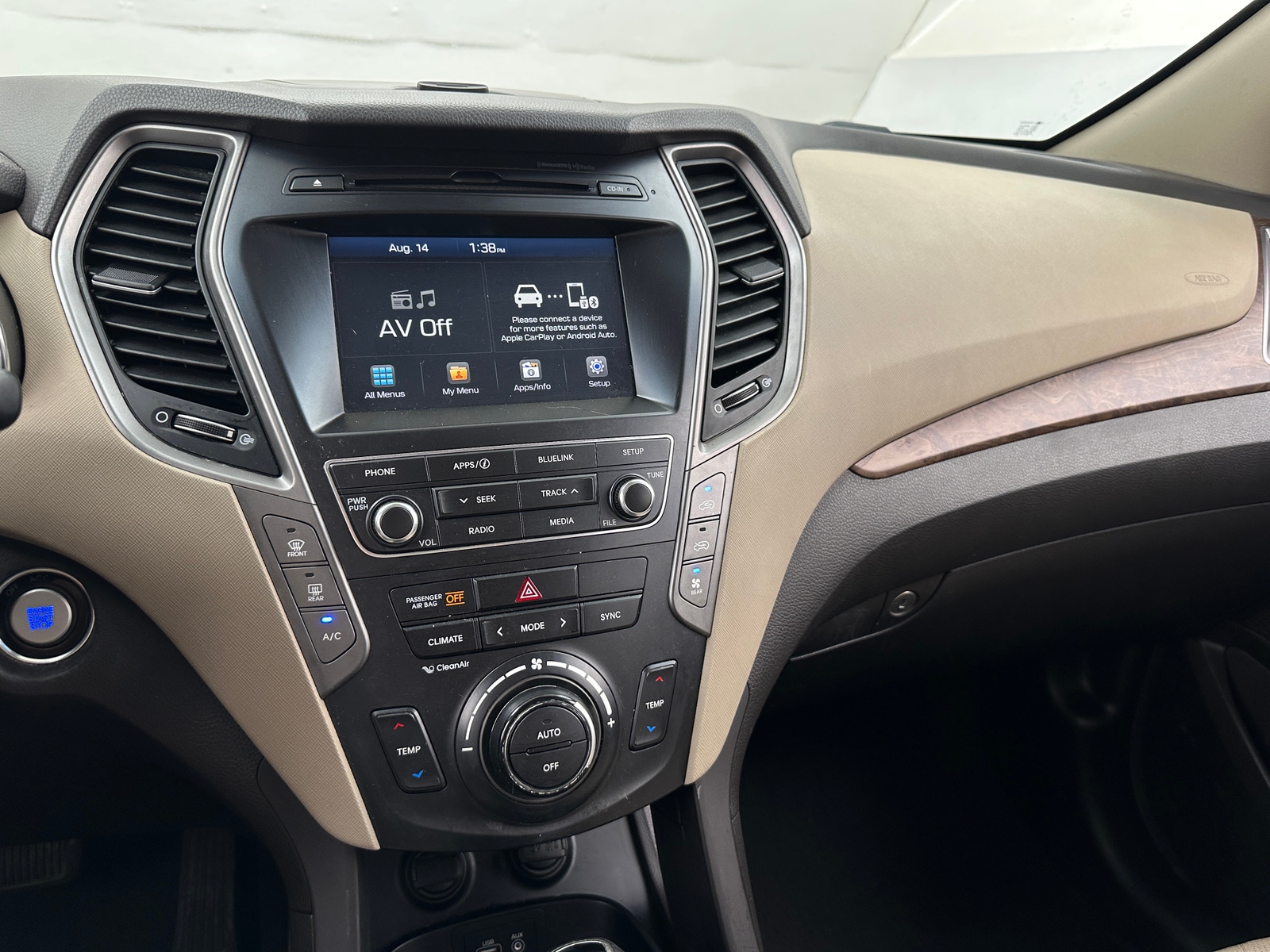 Thumbnail: 2017 Hyundai Santa Fe - 3