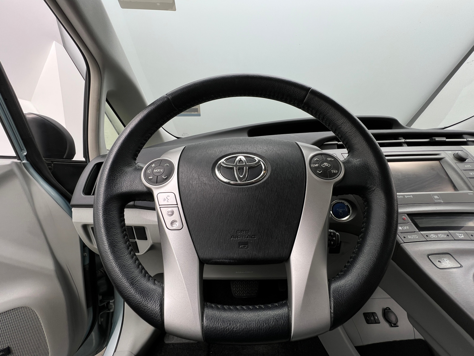 Thumbnail: 2015 Toyota Prius - 4