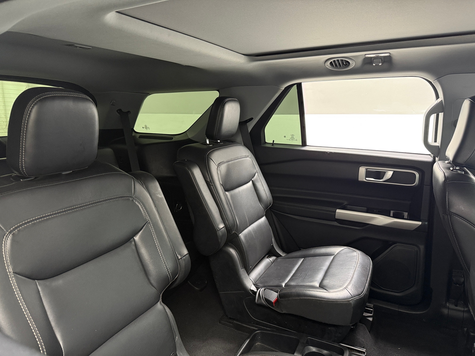 Thumbnail: 2021 Ford Explorer - 6