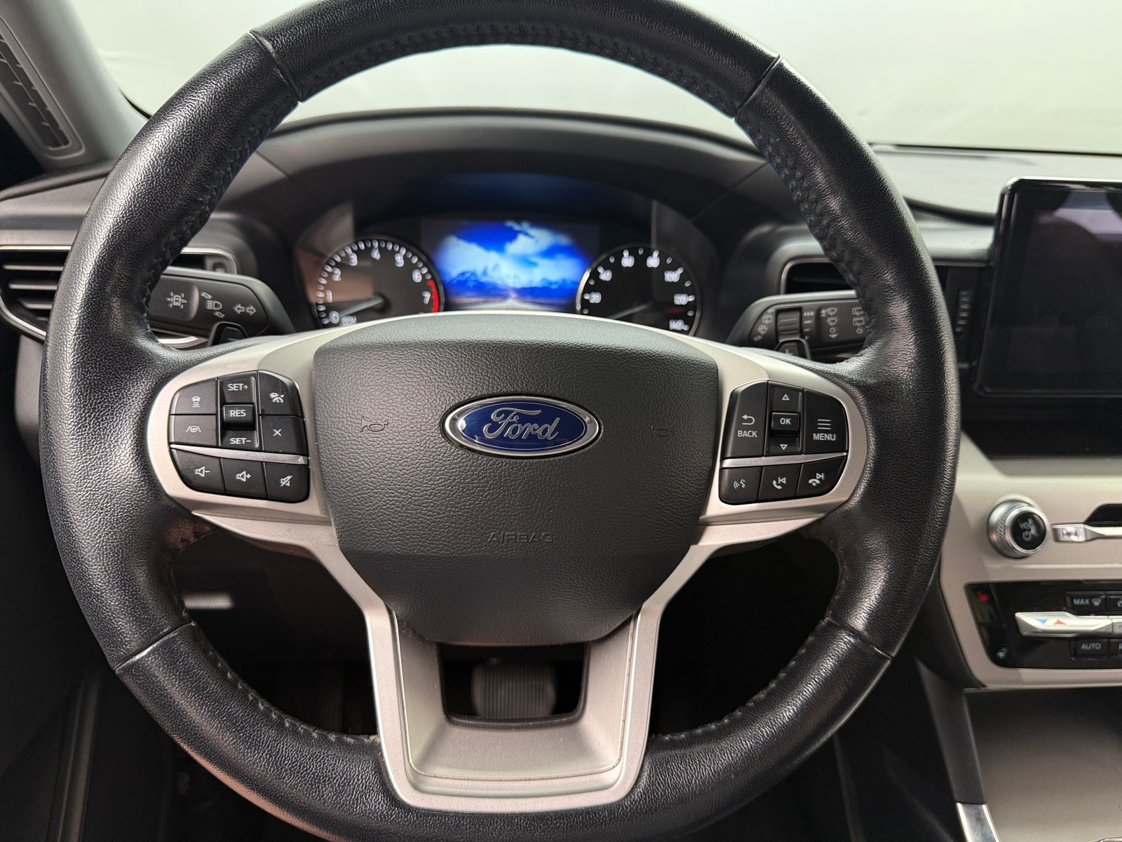 Thumbnail: 2021 Ford Explorer - 5