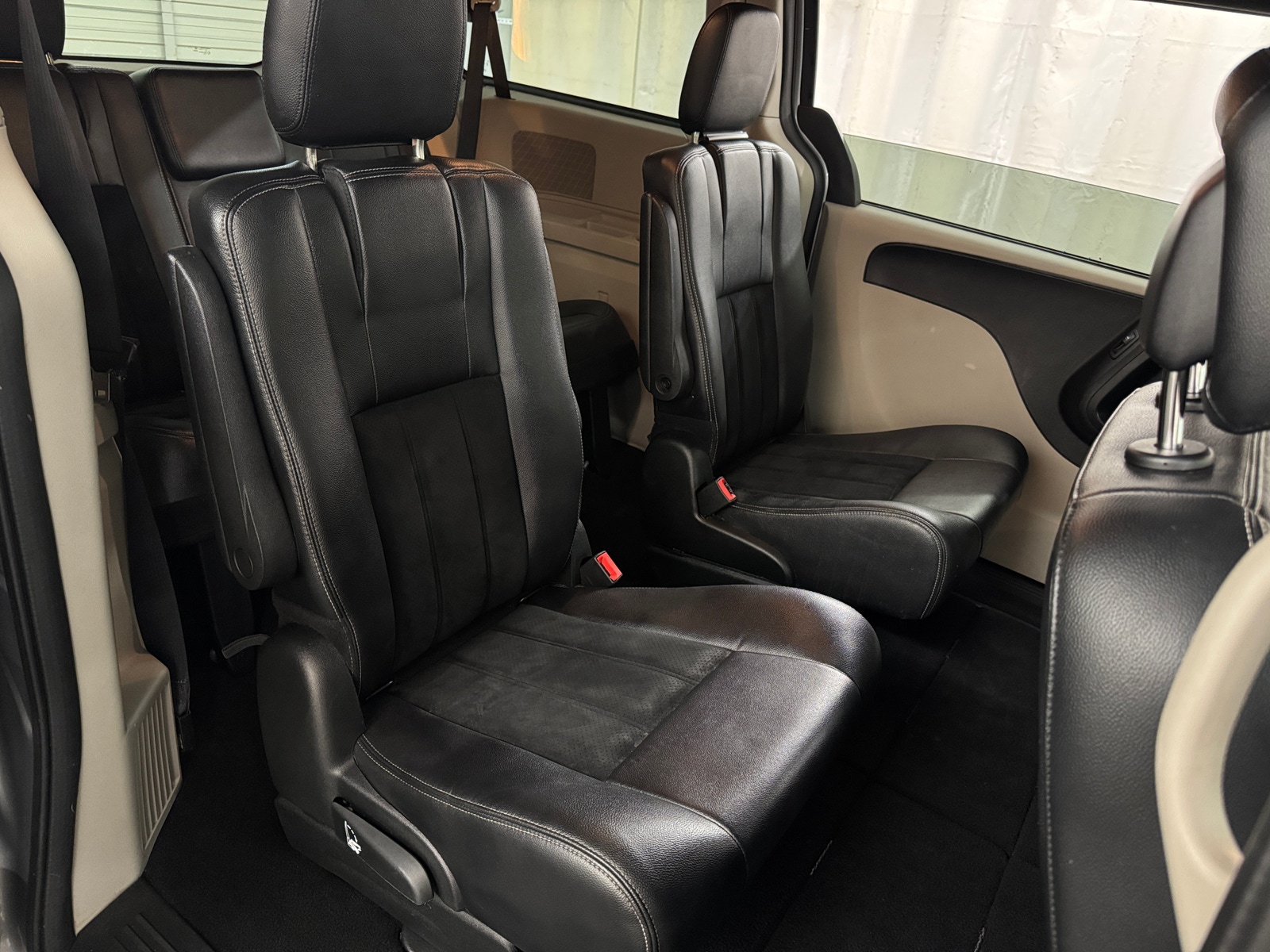 Thumbnail: 2018 Dodge Grand Caravan - 5