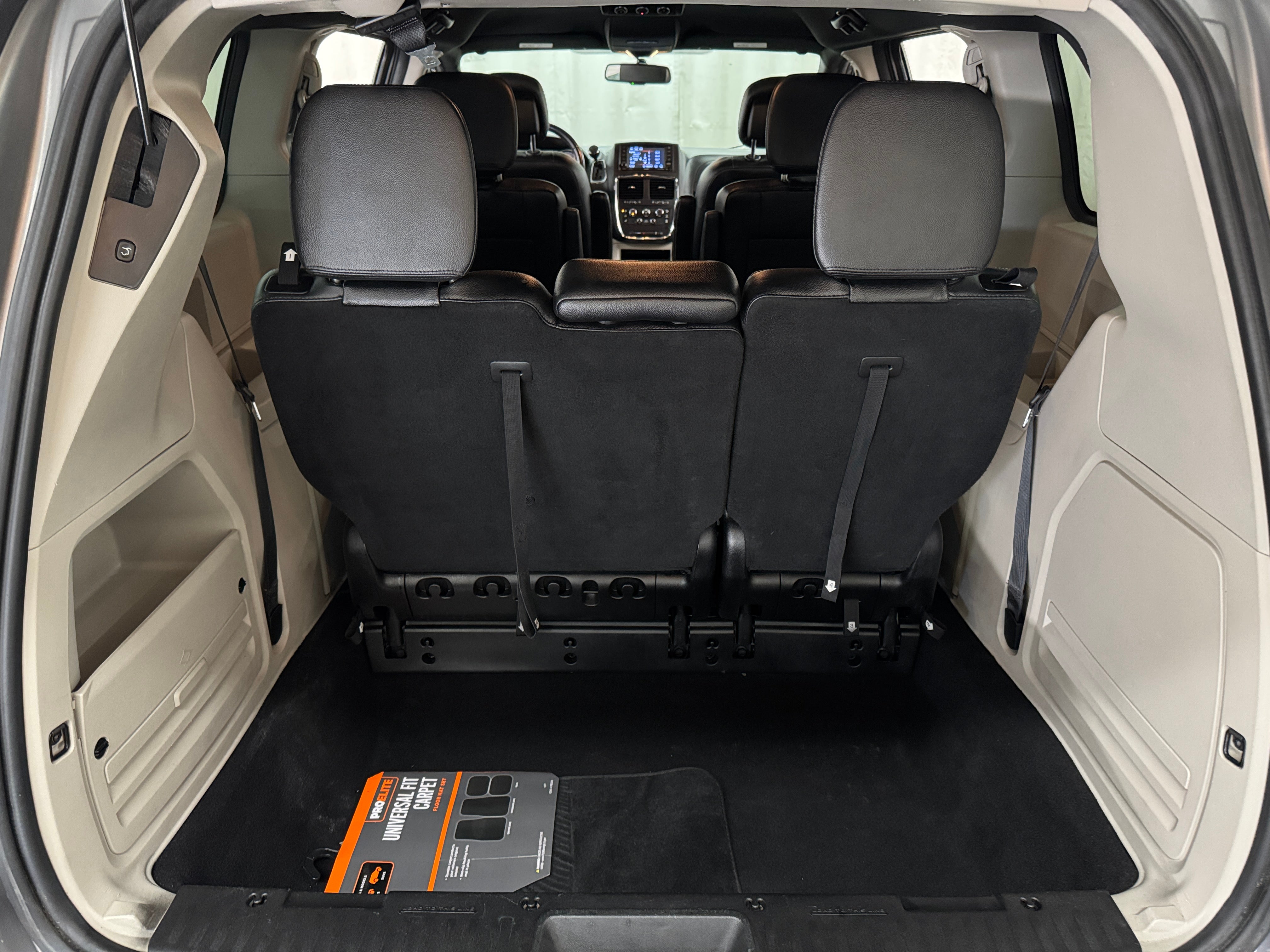 Used 2018 Dodge Grand Caravan SXT with VIN 2C4RDGCGXJR159581 for sale in Oak Creek, WI