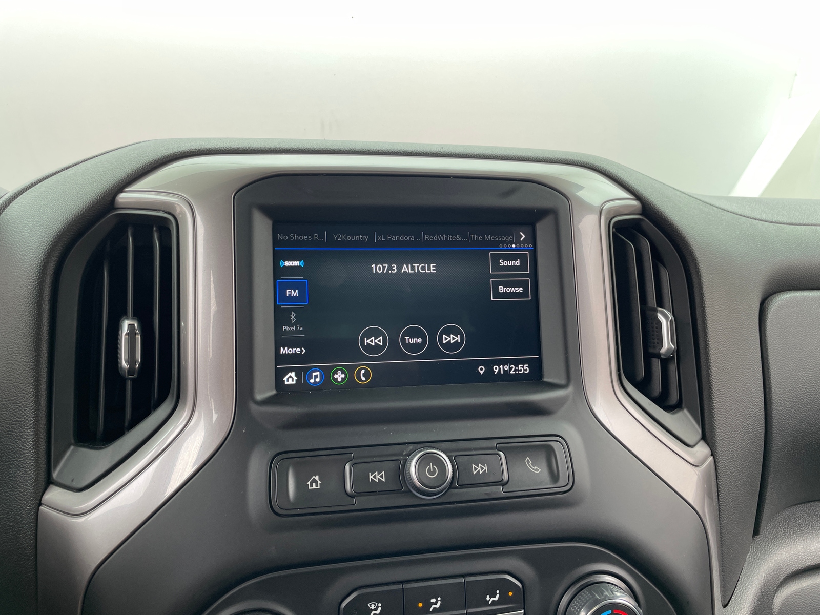 Thumbnail: 2022 Chevrolet Silverado 1500 - 4