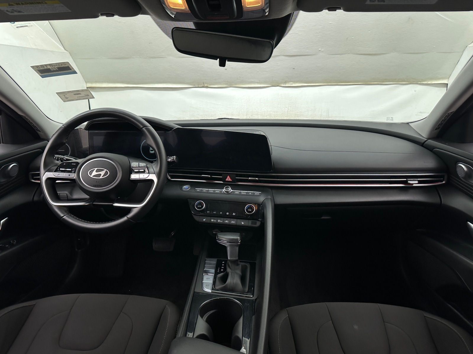 Thumbnail: 2024 Hyundai Elantra - 3