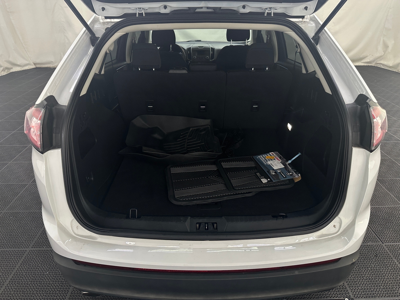 Thumbnail: 2018 Ford Edge - 7