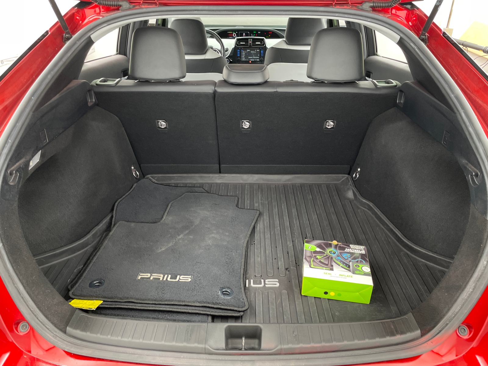 Thumbnail: 2017 Toyota Prius - 6