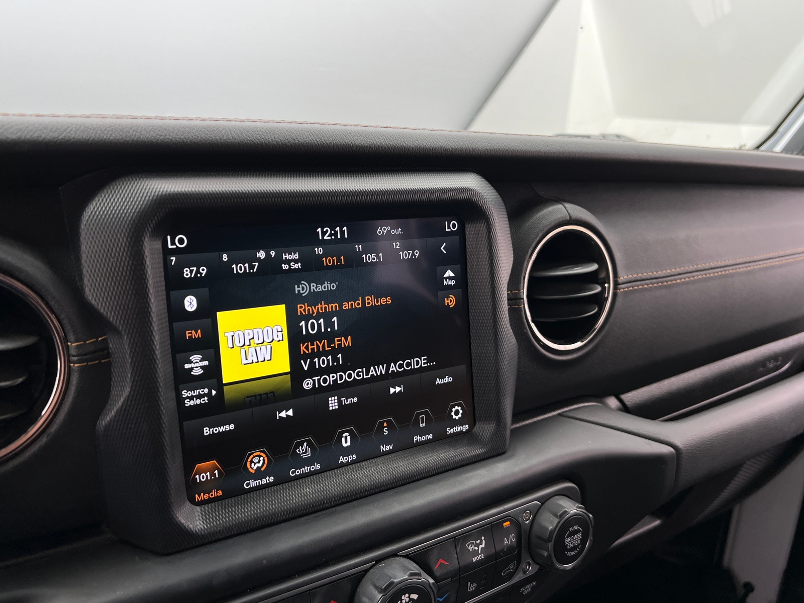 Thumbnail: 2021 Jeep Wrangler - 3