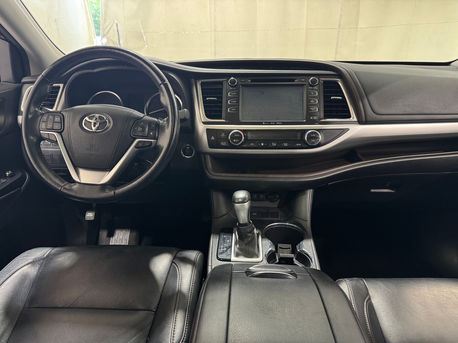 Thumbnail: 2017 Toyota Highlander - 2