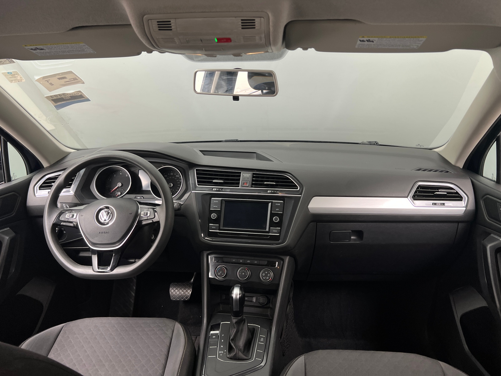 Thumbnail: 2021 Volkswagen Tiguan - 3