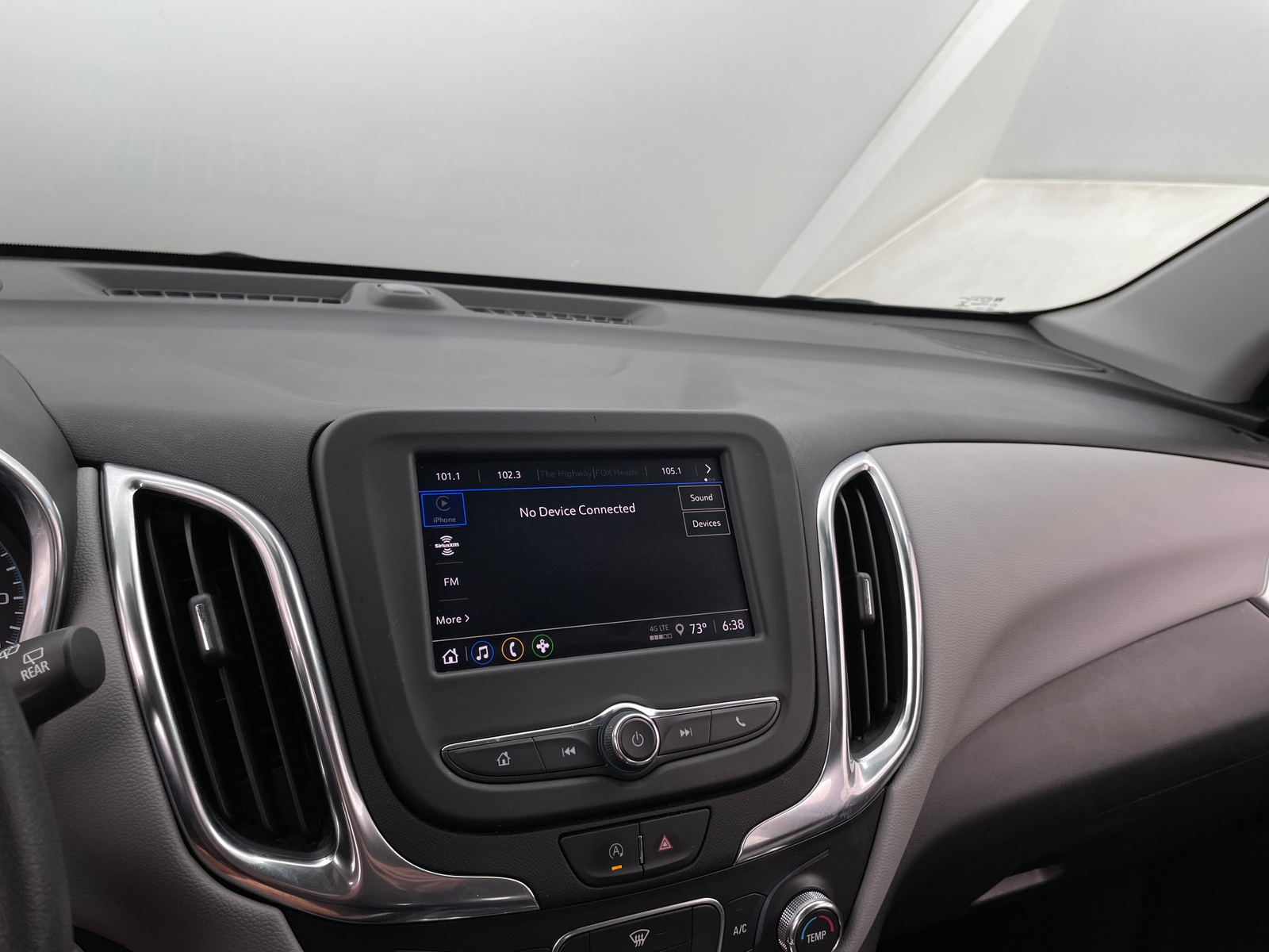 Thumbnail: 2022 Chevrolet Equinox - 4