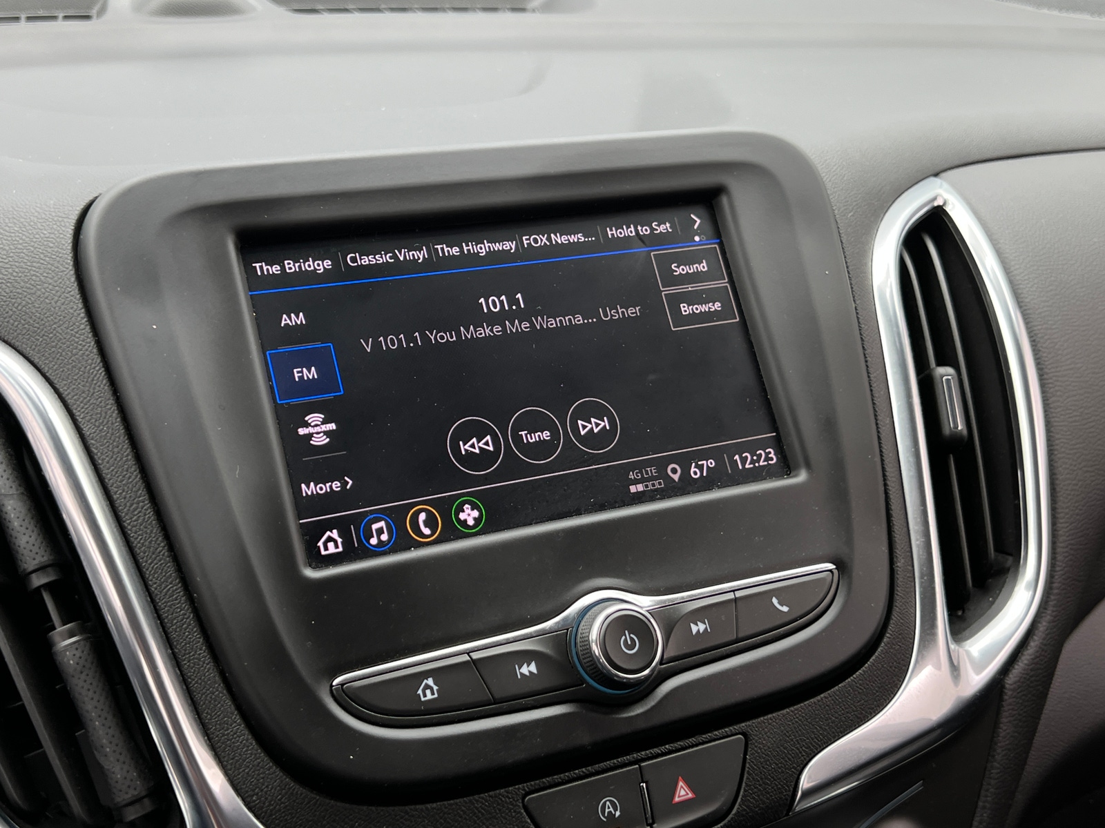 Thumbnail: 2023 Chevrolet Equinox - 4