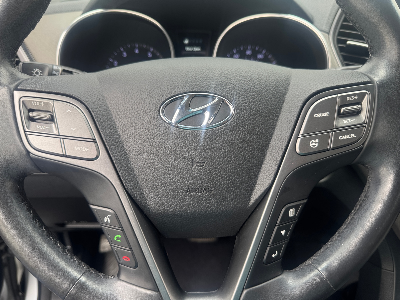 Thumbnail: 2016 Hyundai Santa Fe - 4