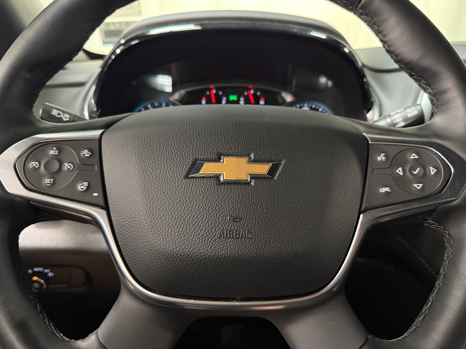 Thumbnail: 2023 Chevrolet Traverse - 4
