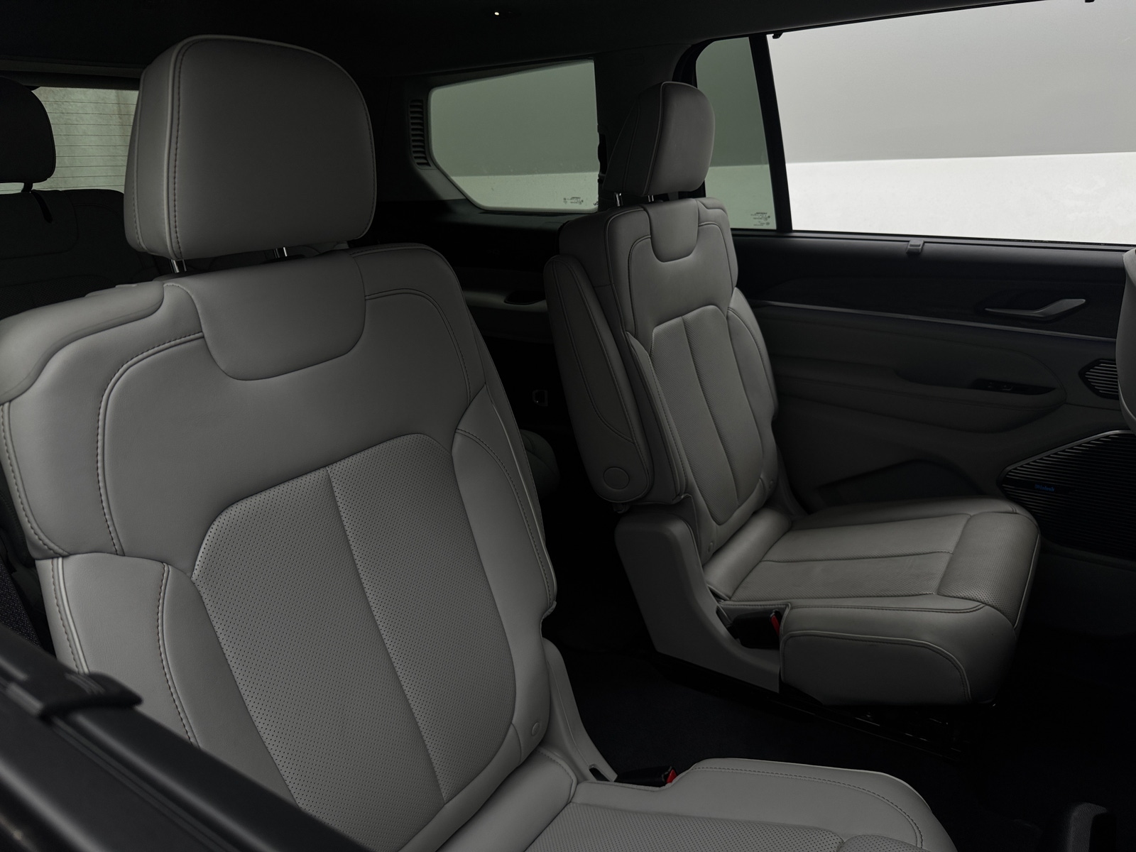 Thumbnail: 2021 Jeep Grand Cherokee L - 5