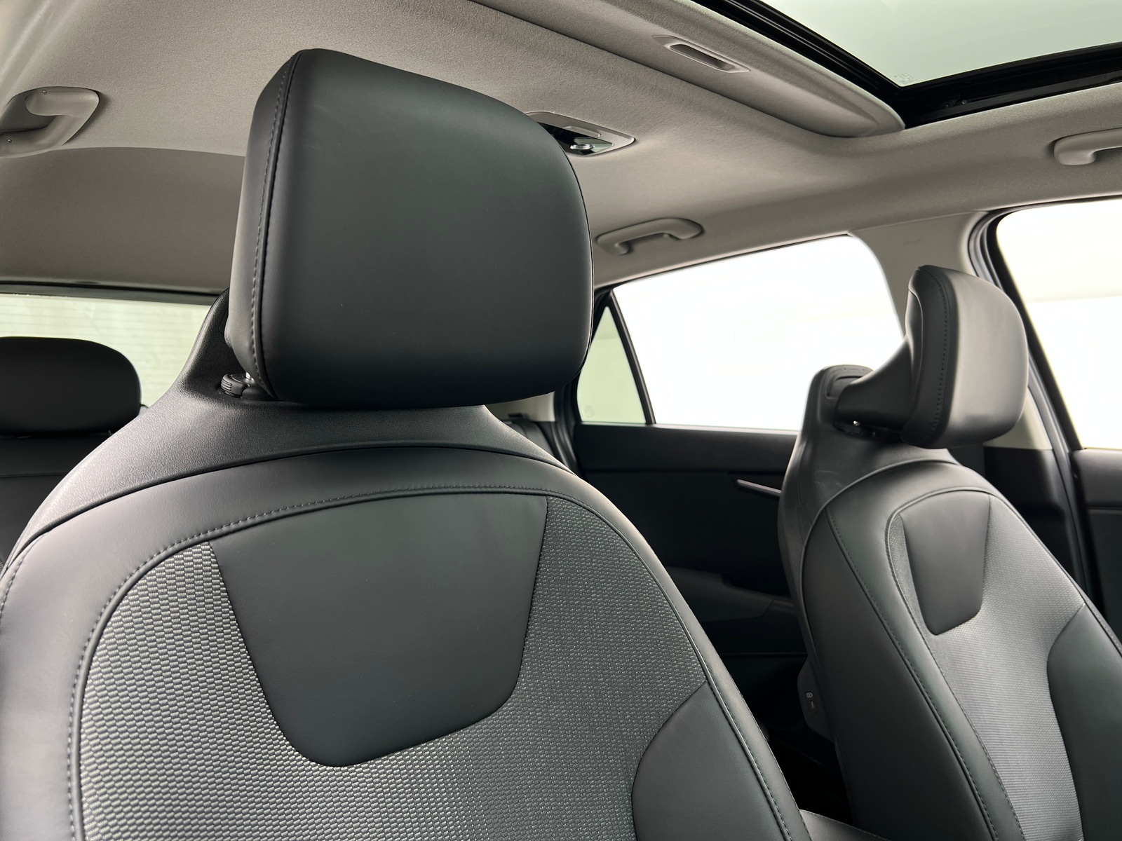 Thumbnail: 2023 Kia Niro - 2
