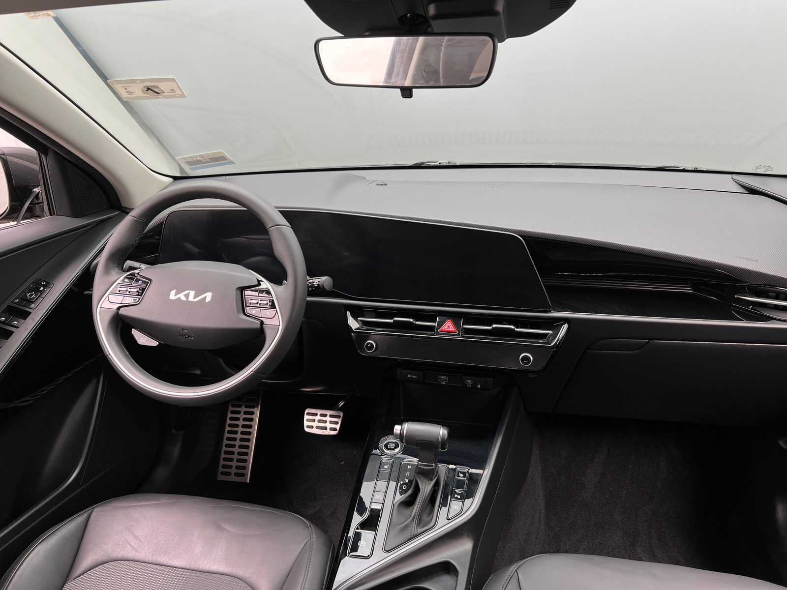 Thumbnail: 2023 Kia Niro - 3