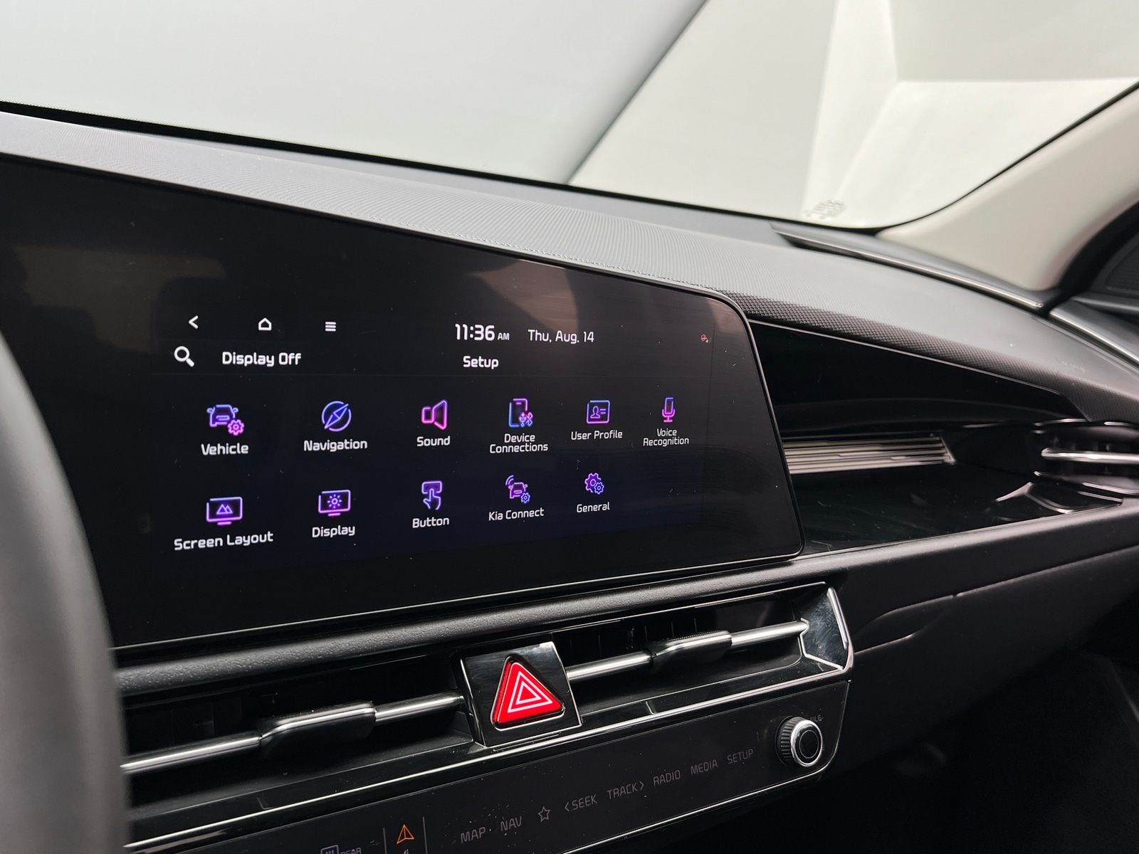Thumbnail: 2023 Kia Niro - 4