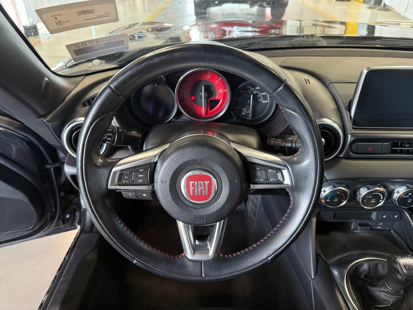 Thumbnail: 2017 Fiat 124 Spider - 5