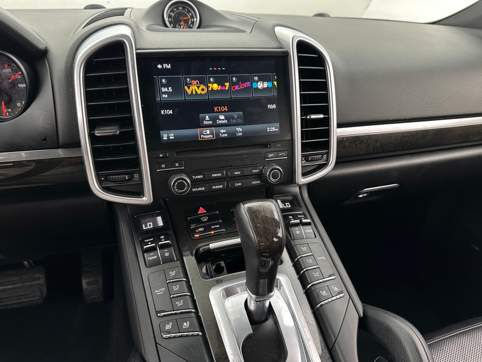 Thumbnail: 2017 Porsche Cayenne - 3