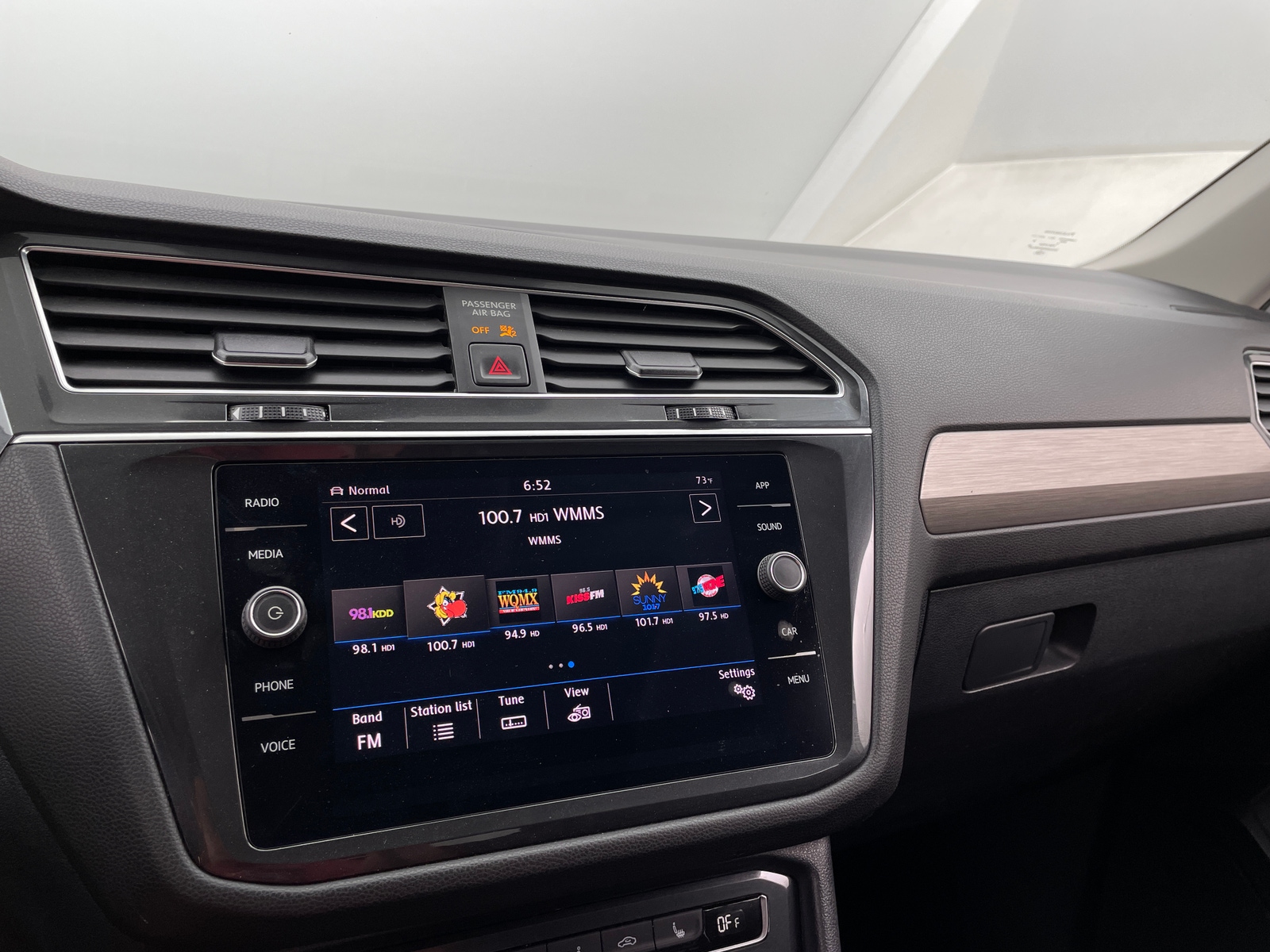 Thumbnail: 2019 Volkswagen Tiguan - 3