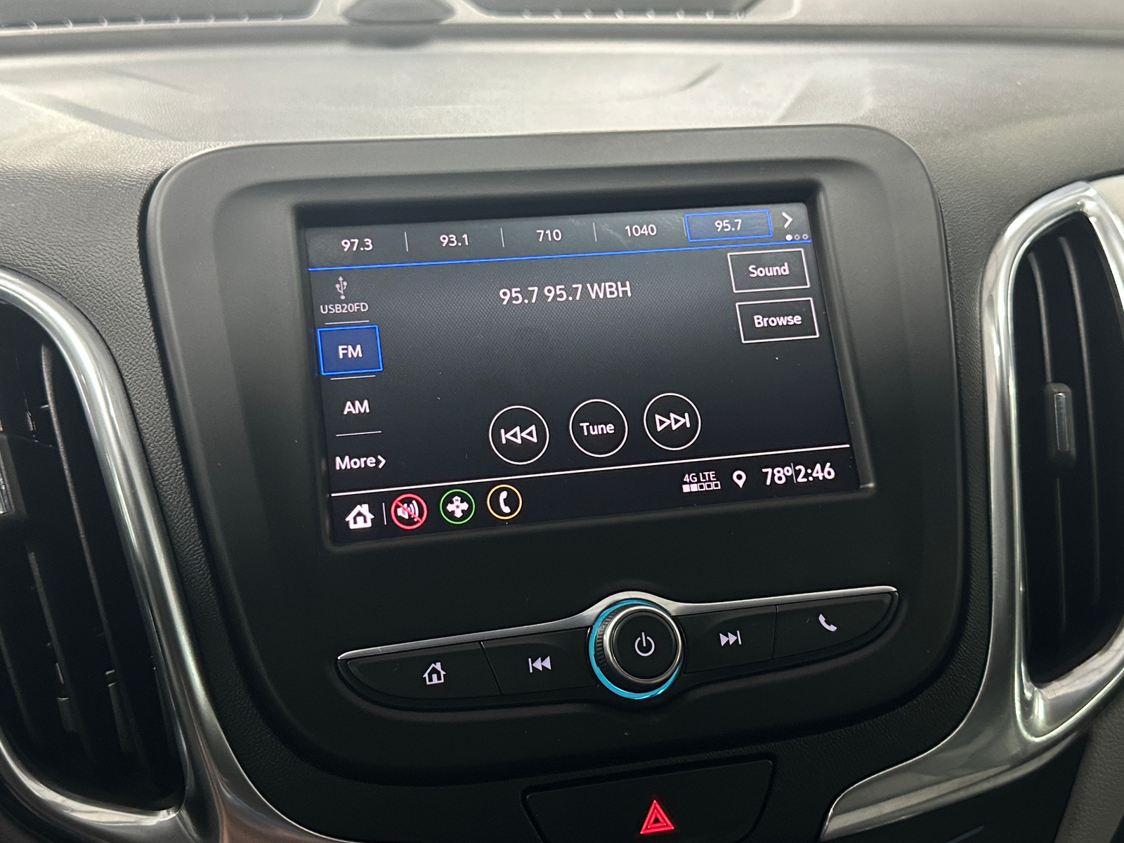 Thumbnail: 2021 Chevrolet Equinox - 4