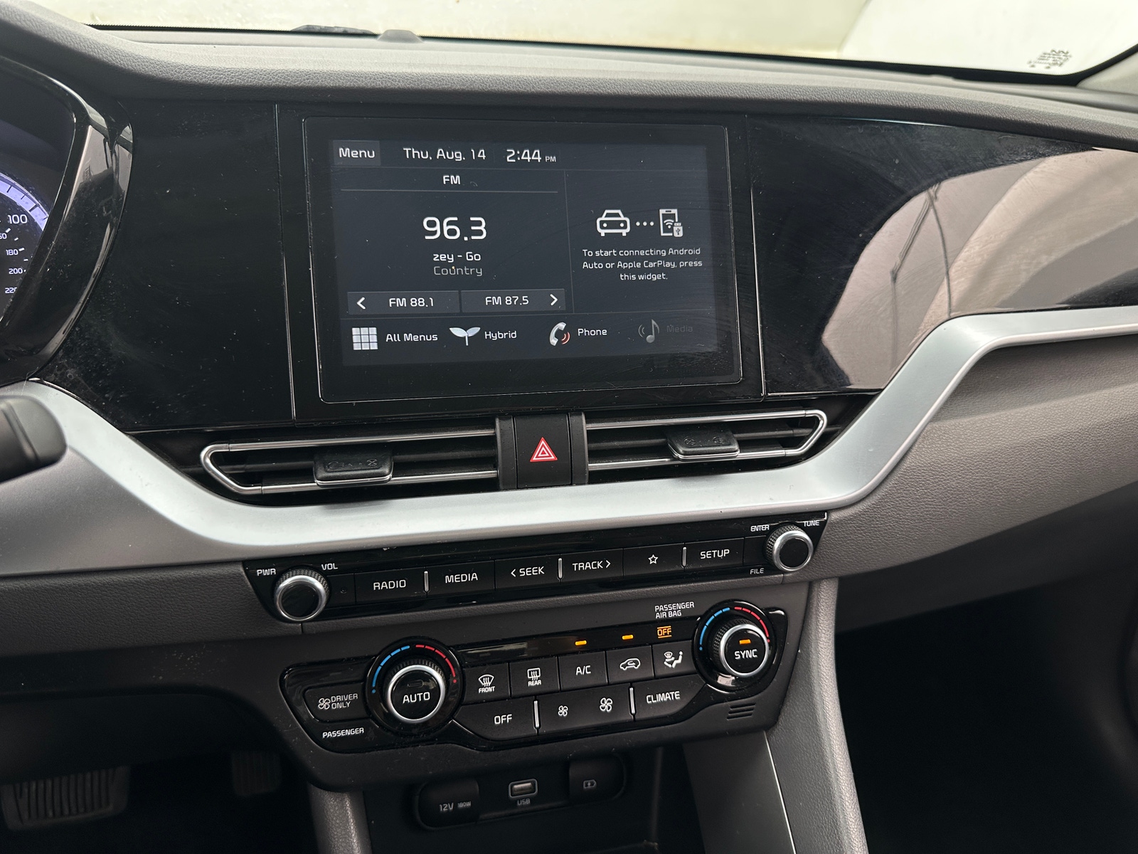 Thumbnail: 2021 Kia Niro - 4