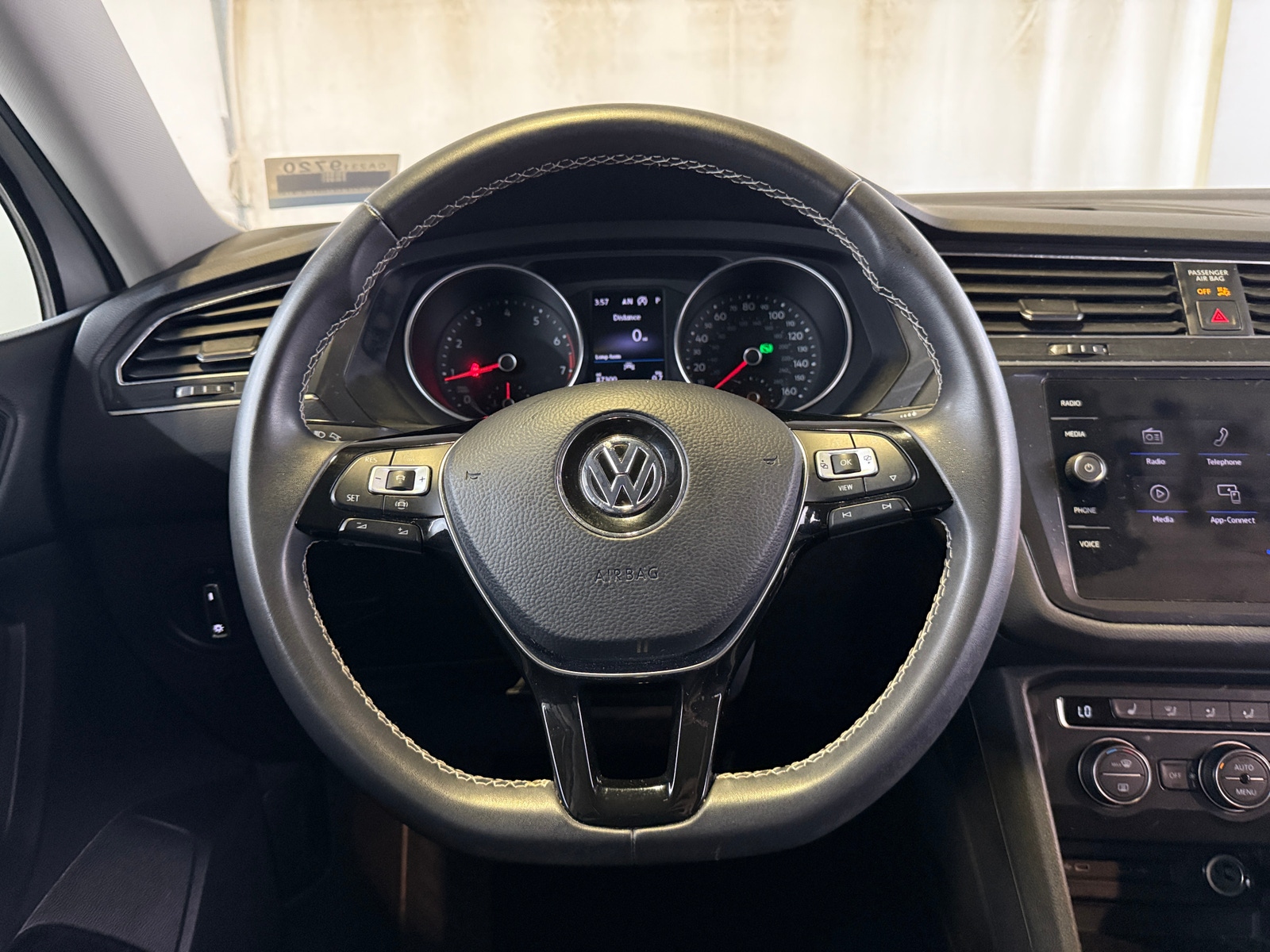 Thumbnail: 2021 Volkswagen Tiguan - 4