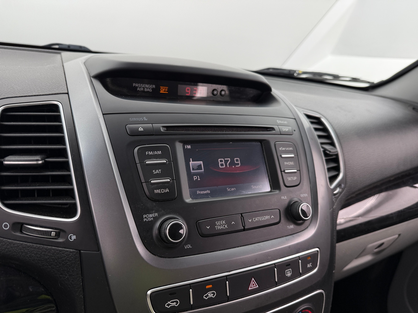 Thumbnail: 2014 Kia Sorento - 4