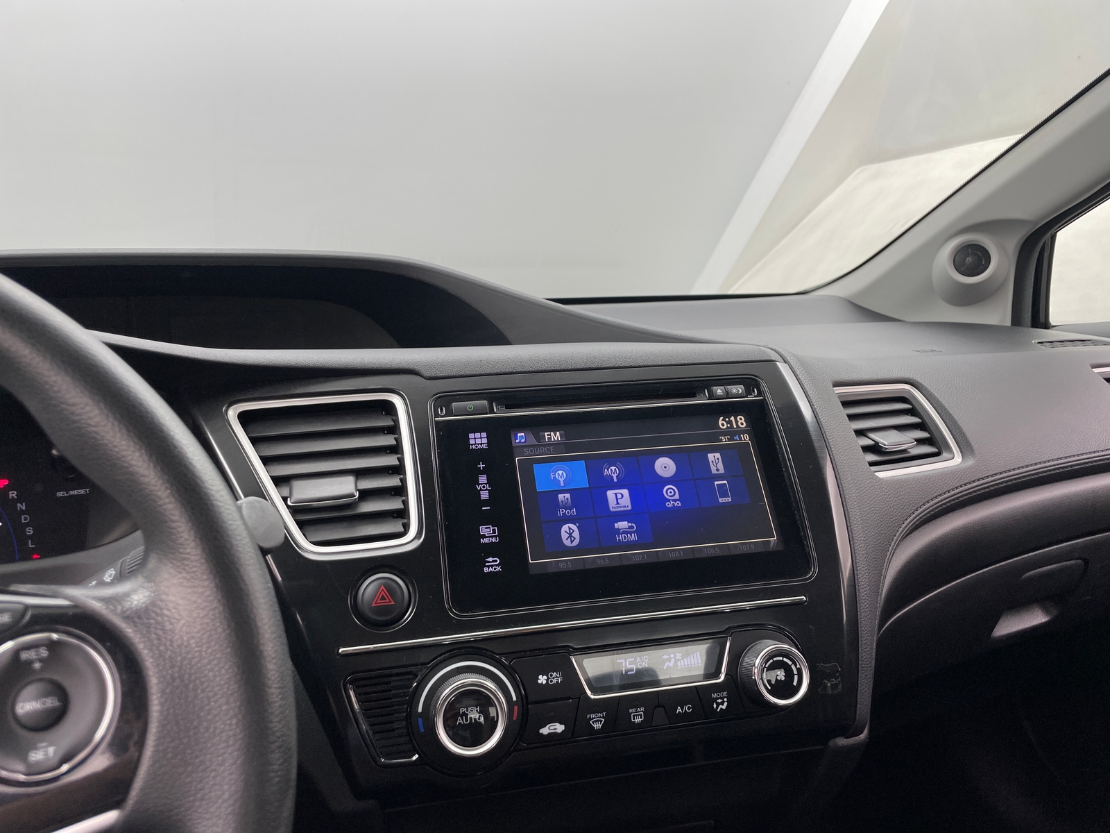 Thumbnail: 2015 Honda Civic - 4
