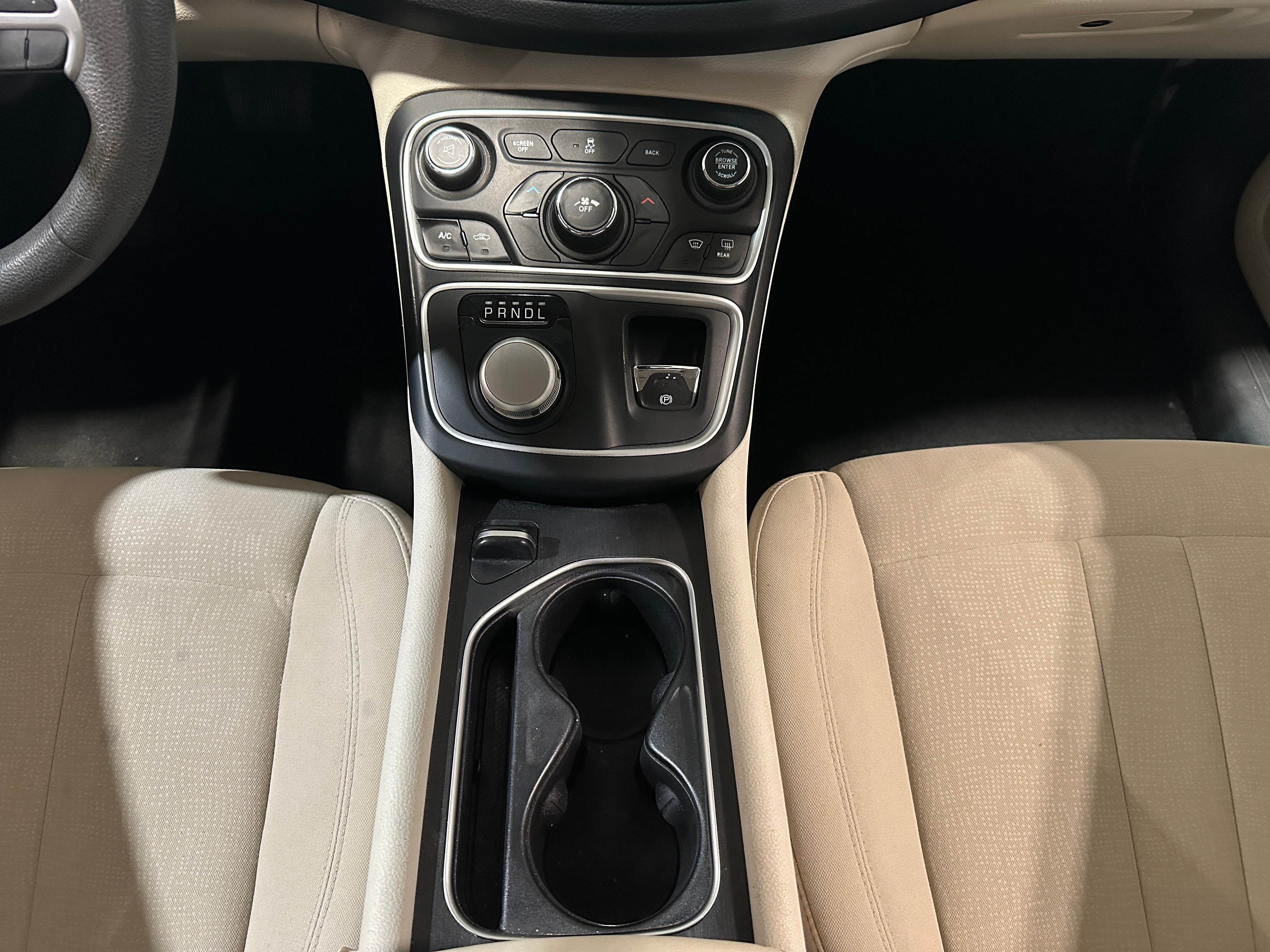 Used 2015 Chrysler 200 Limited with VIN 1C3CCCAB0FN760693 for sale in Oak Creek, WI