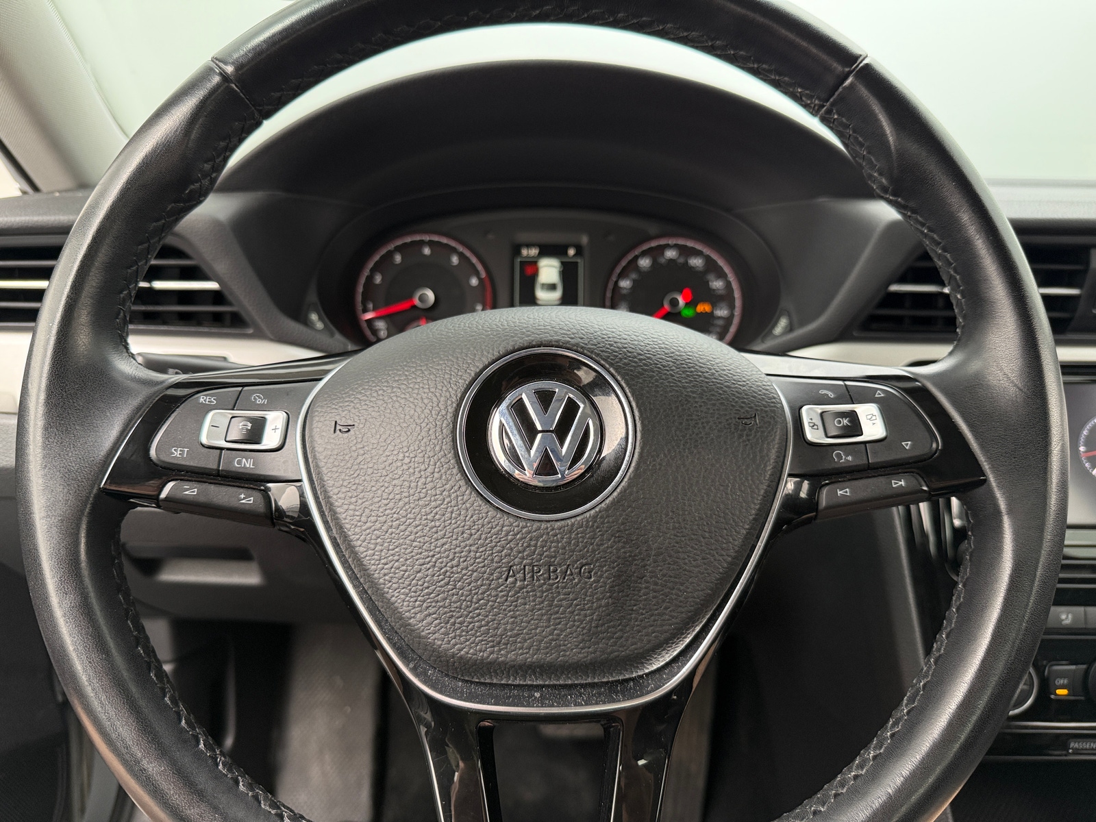 Thumbnail: 2020 Volkswagen Passat - 5