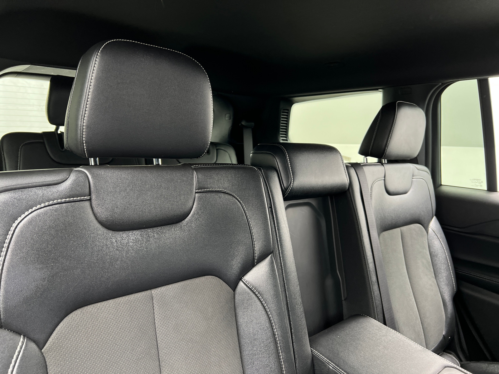 Thumbnail: 2024 Jeep Grand Cherokee L - 5