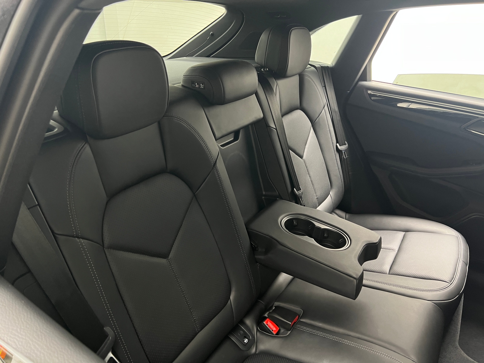 Thumbnail: 2018 Porsche Macan - 5
