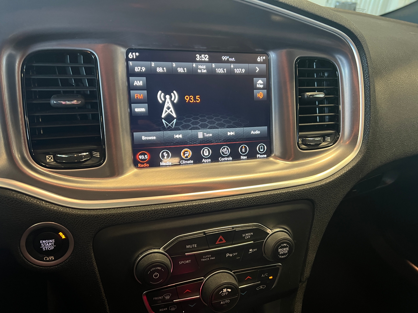 Thumbnail: 2019 Dodge Charger - 4