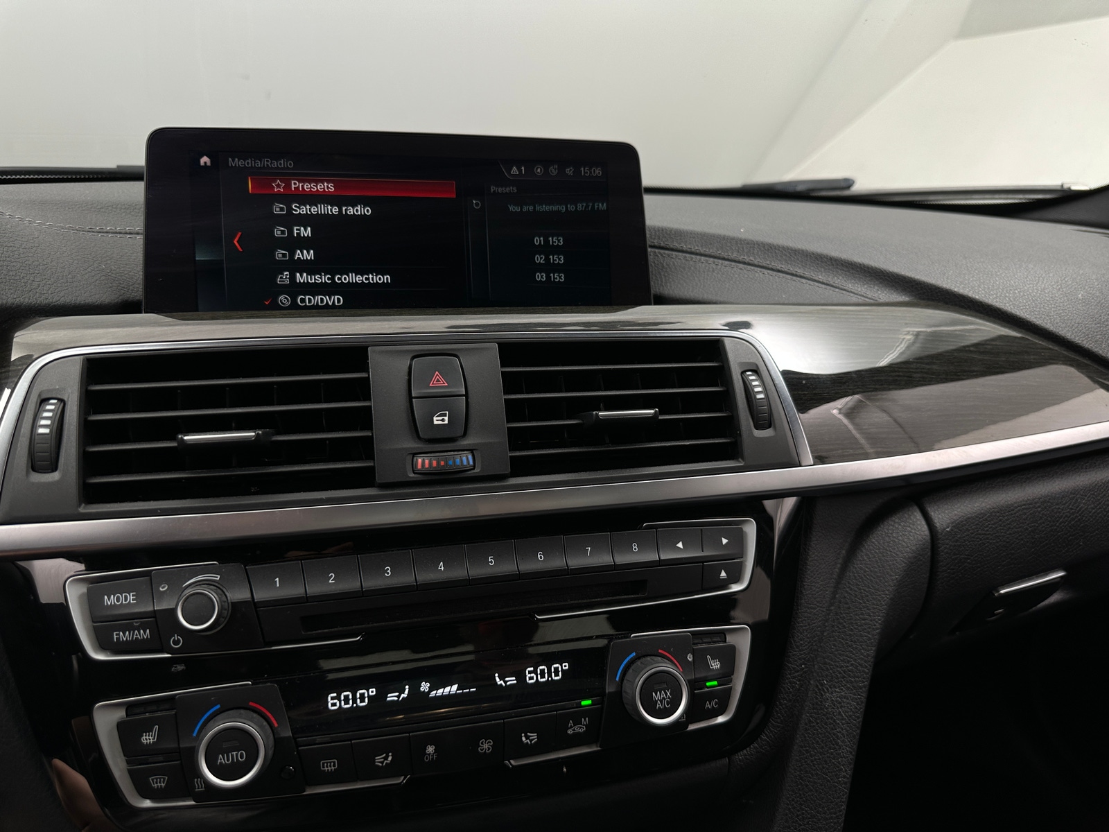 Thumbnail: 2018 BMW 3 Series - 3