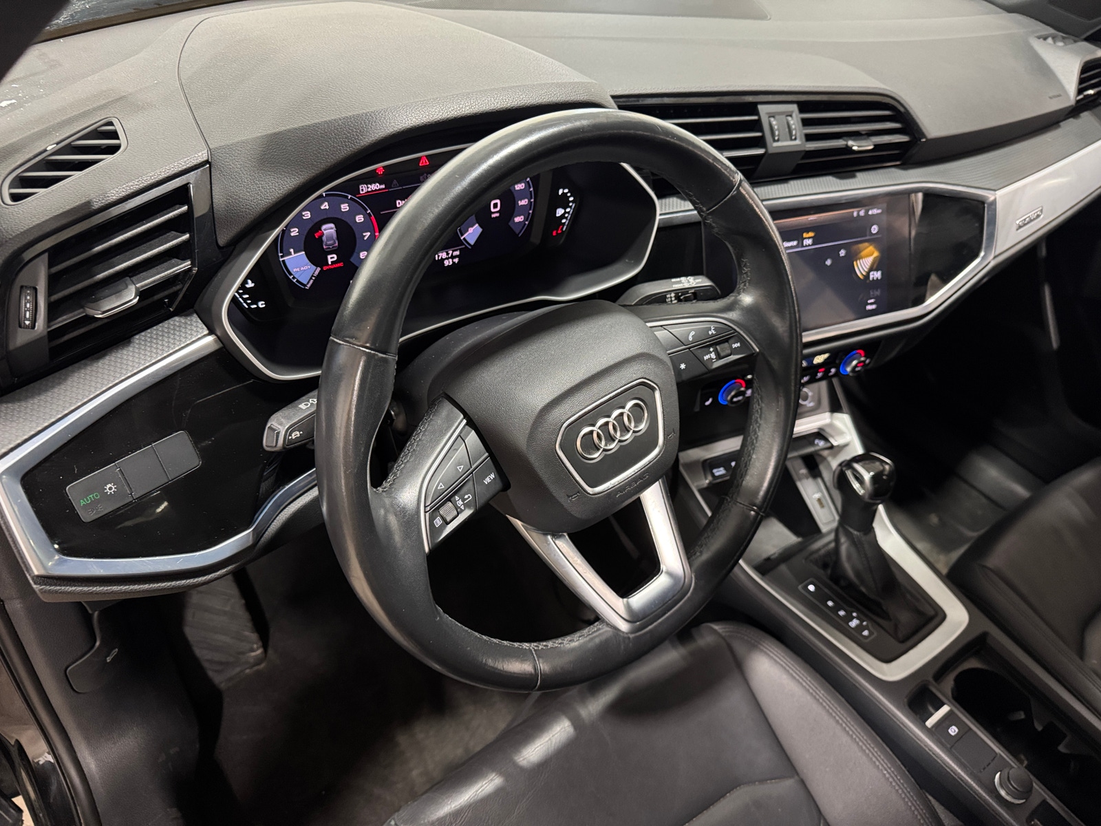 Thumbnail: 2021 Audi Q3 - 2