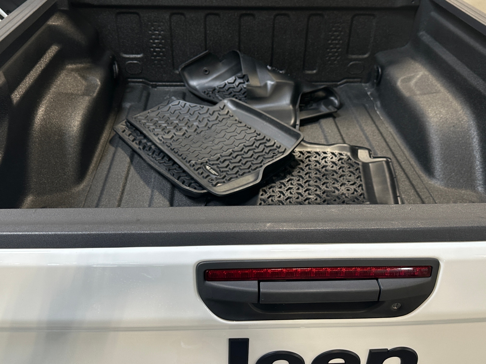 Thumbnail: 2020 Jeep Gladiator - 7