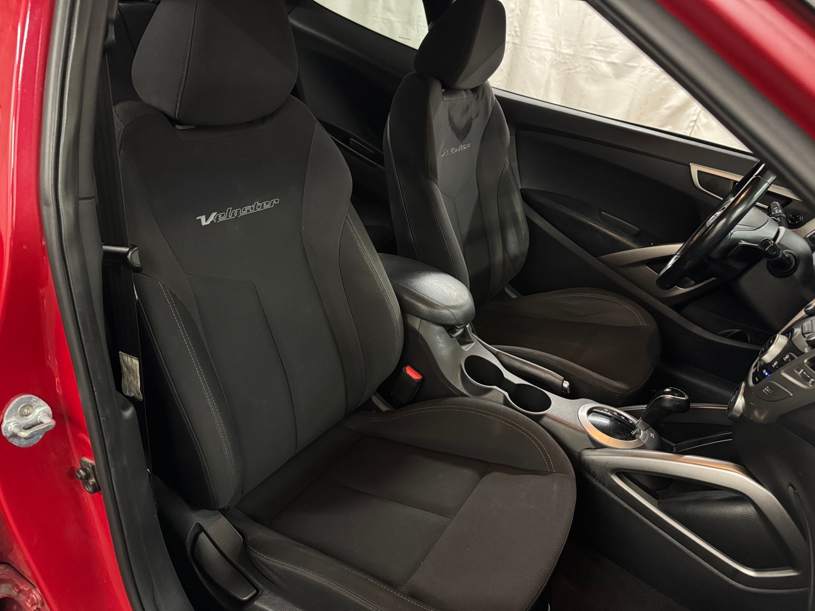 Thumbnail: 2017 Hyundai Veloster - 2