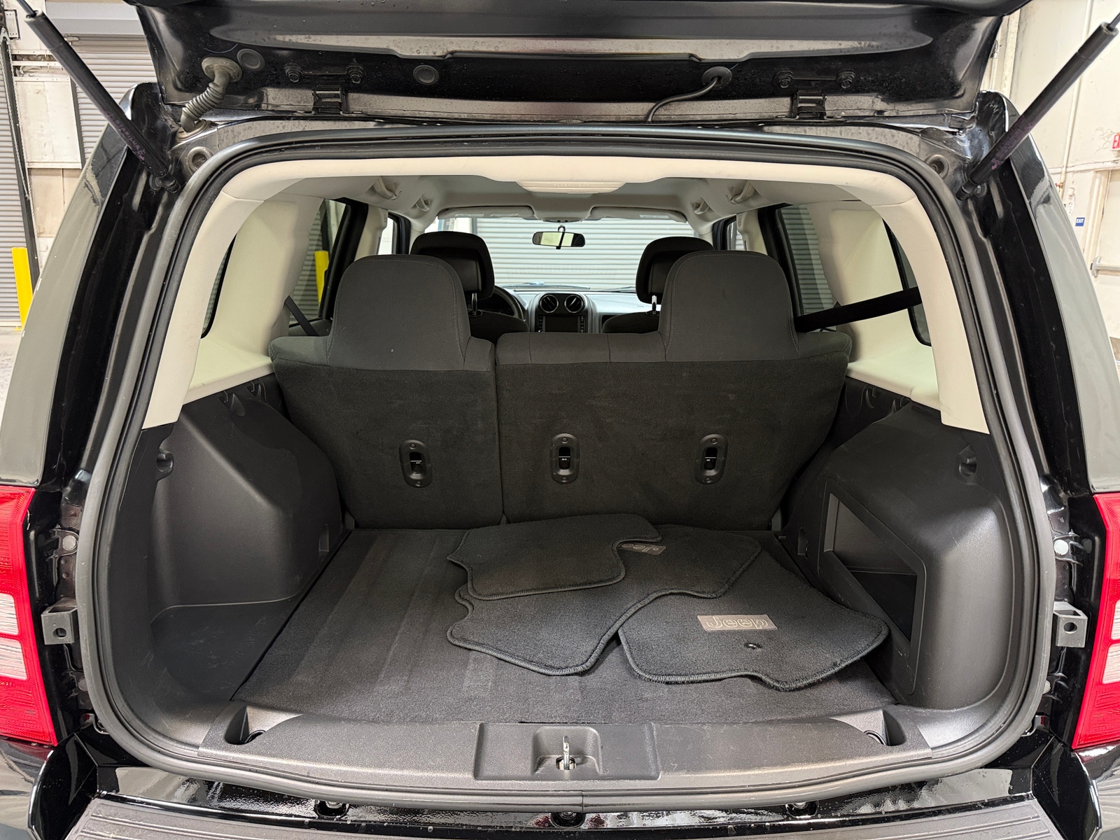 Thumbnail: 2012 Jeep Patriot - 7