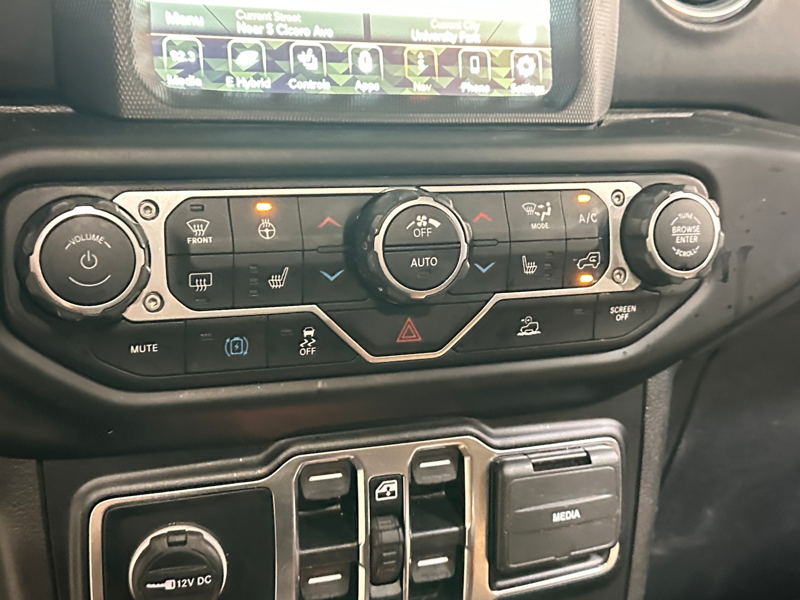 Thumbnail: 2021 Jeep Wrangler - 3