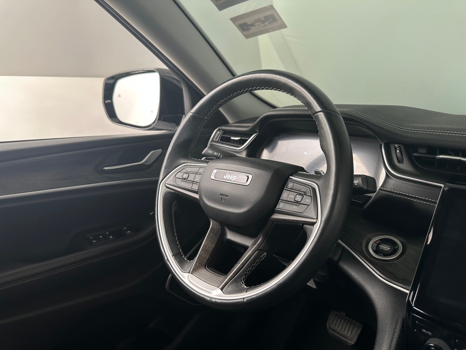 Thumbnail: 2021 Jeep Grand Cherokee L - 4
