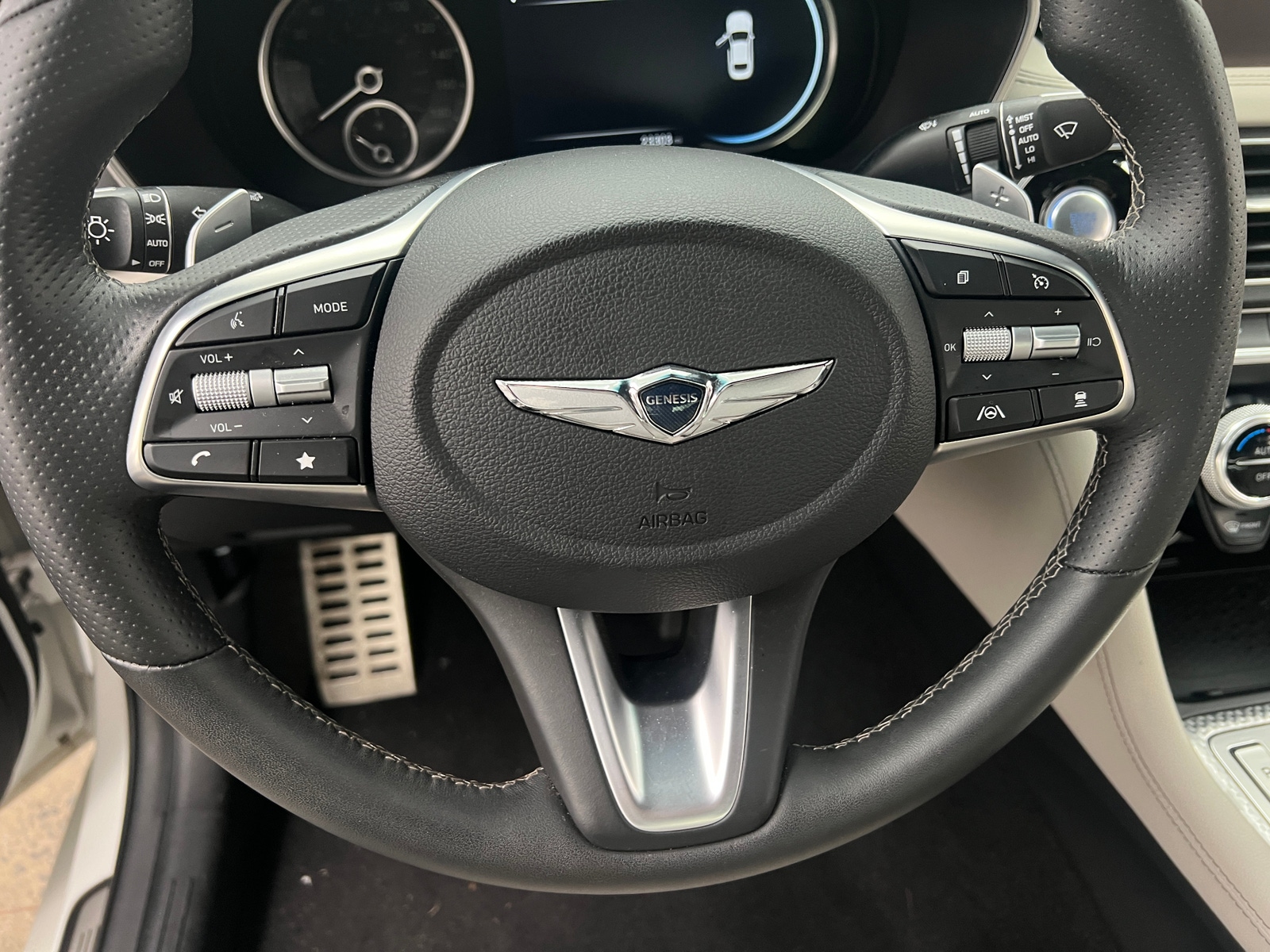 Thumbnail: 2023 Genesis G70 - 4