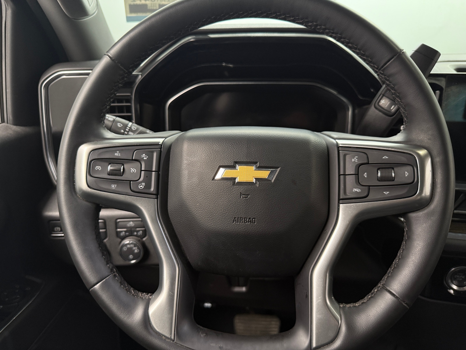 Thumbnail: 2024 Chevrolet Silverado 1500 - 5