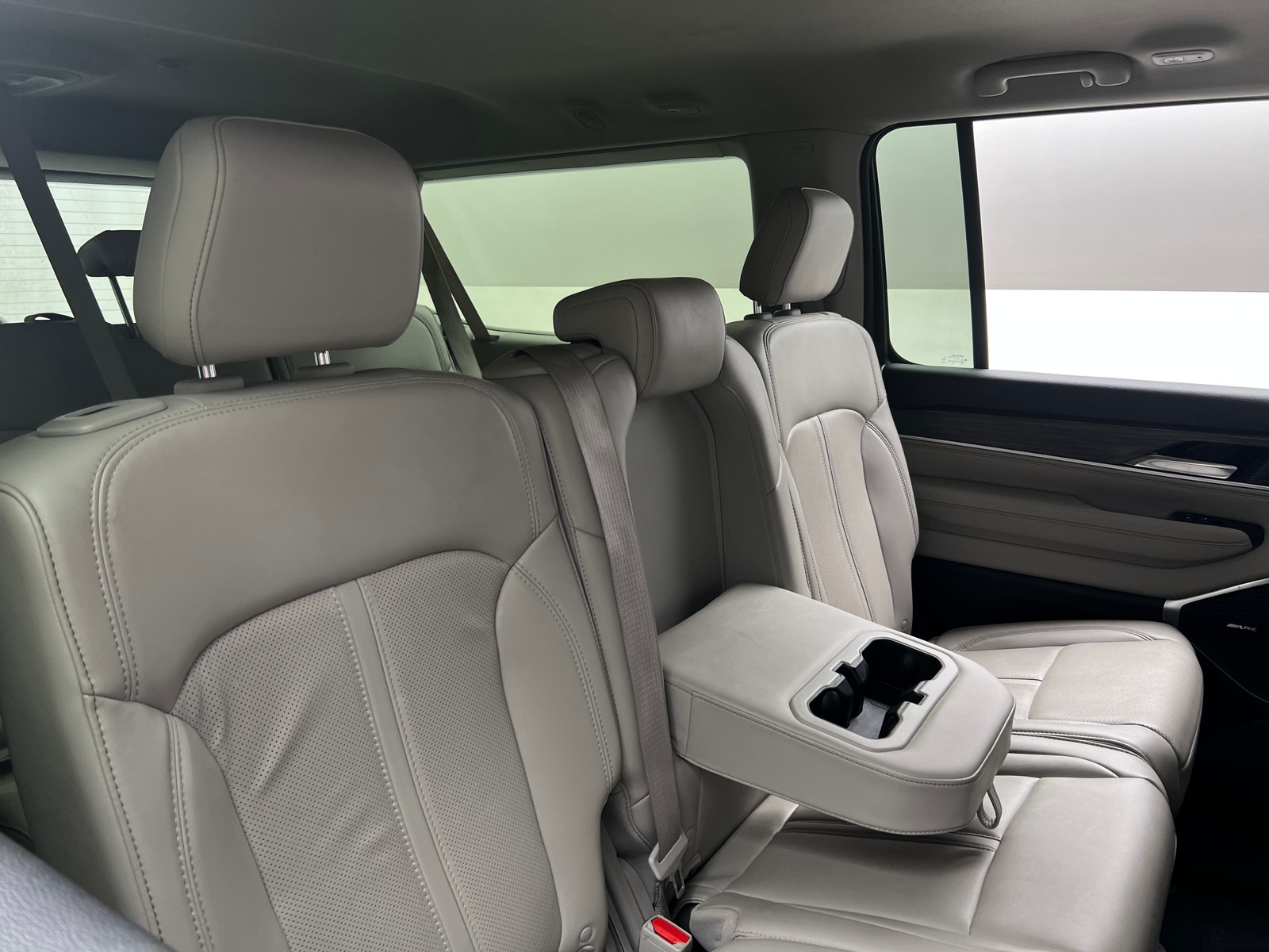 Thumbnail: 2023 Jeep Wagoneer - 5