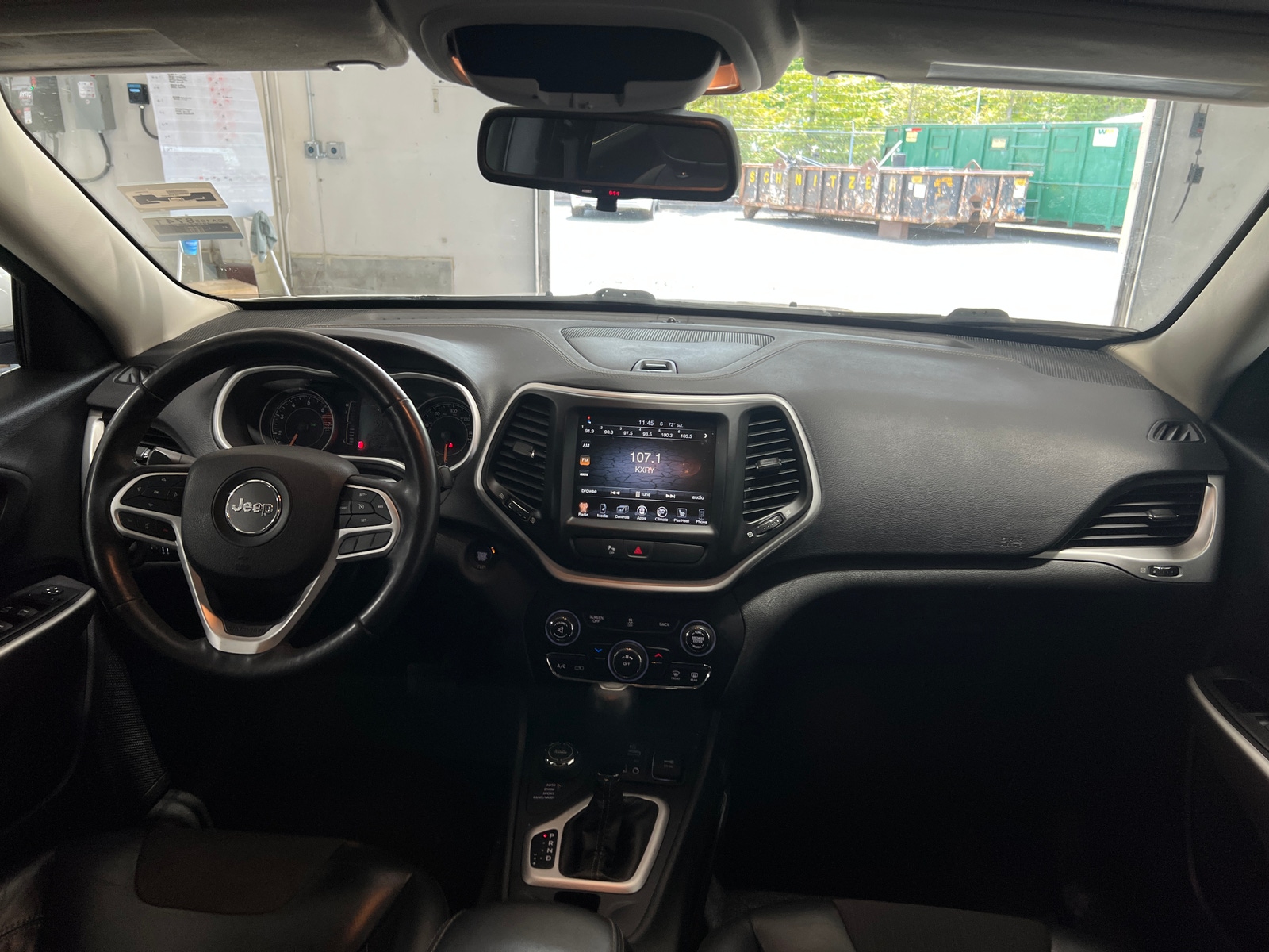 Thumbnail: 2018 Jeep Cherokee - 3